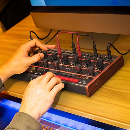 Onboard Sequencer and Arpeggiator