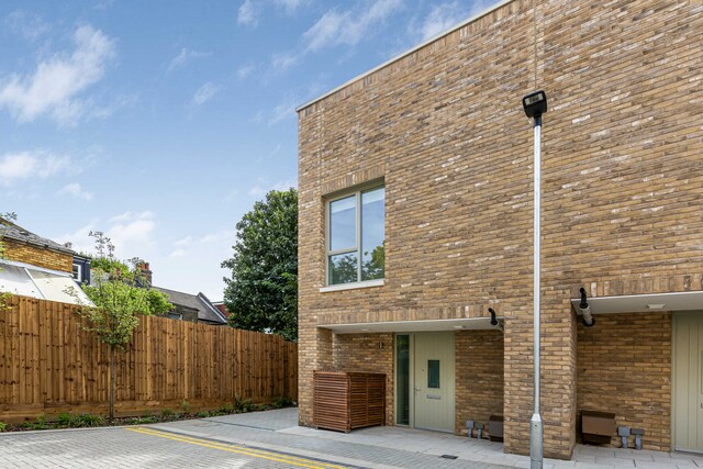 CP-172 Townhouse, Enfield Road, Acton W3 8RB-16