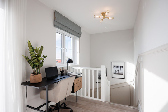 VDSW LH WADE DEVON OFFICE