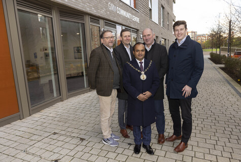 Mayor of Greenwich joins Vistry and Taylor Wimpey to celebrate opening of brand-new Community Centre at Greenwich Millennium Village