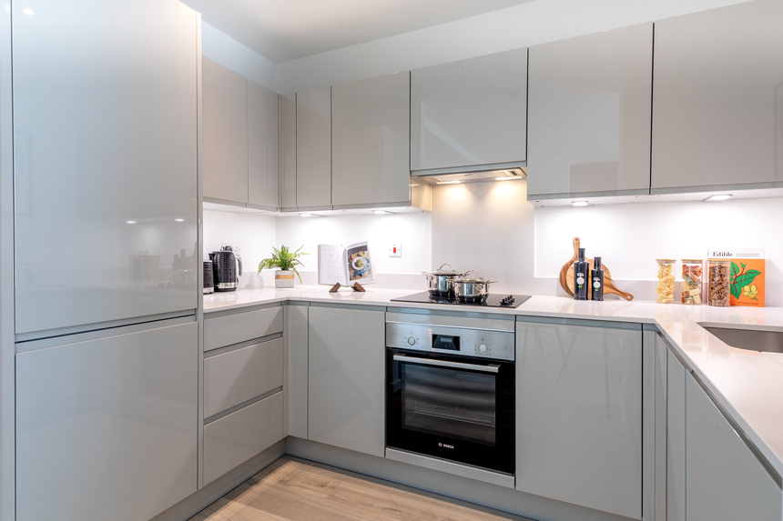 25.05.02 Cside Meridian One 2 bed apt -65