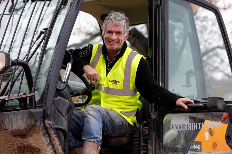 Vistry Southern celebrates forklift driver’s 25 years of service