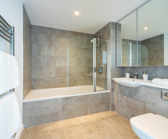 25.05.02 Cside Meridian One 2 bed apt -131-Pano