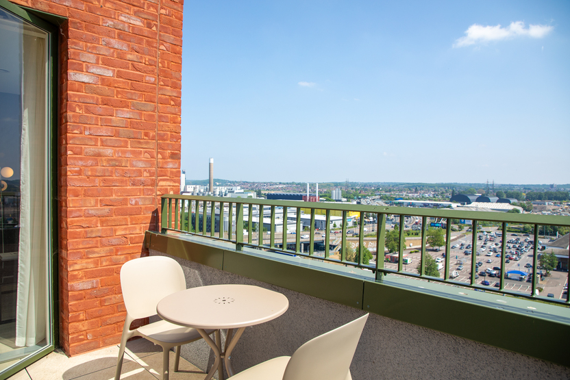 25.05.02 Cside Meridian One 2 bed apt -154