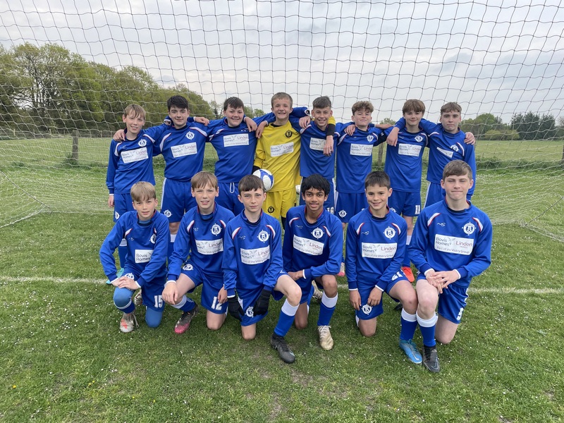 Youth football team receives support from Reading-based housebuilder