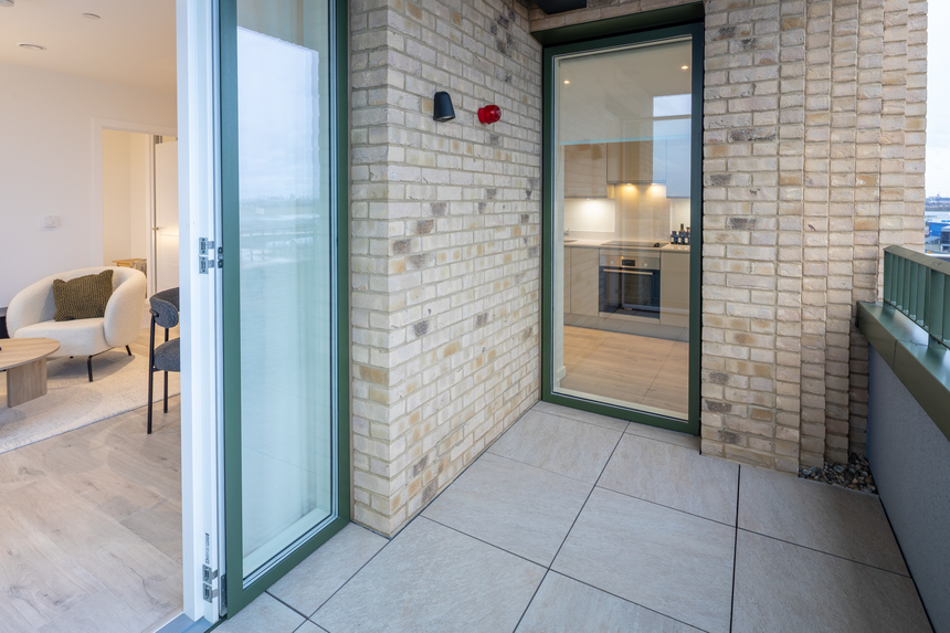 25.12.05 Meridan P907-42