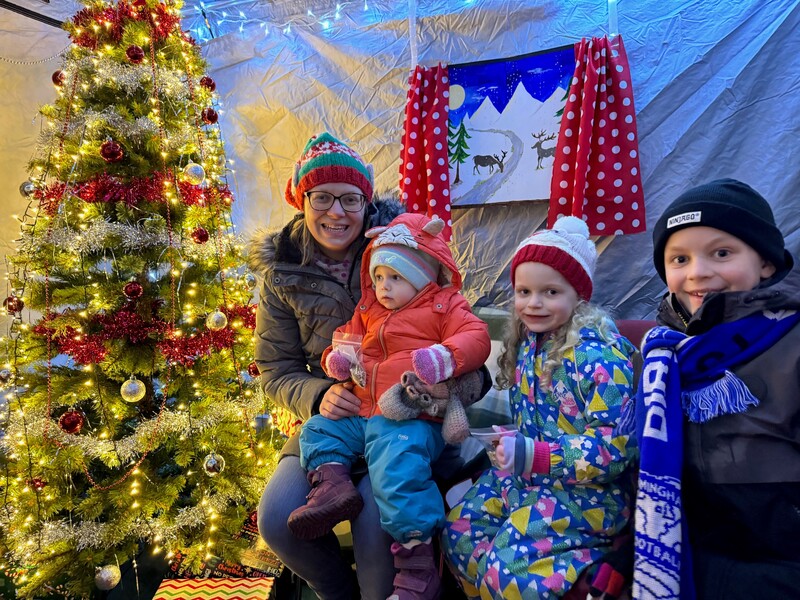 Linden Homes helps fund festive fun at primary school in Didcot