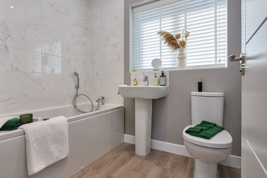 Linden - Albany Park - Phase 2 - Poppy (Linnet) Bathroom