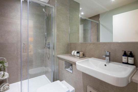 26.05.13 Northwick Parkside 2 Bed Apt-36