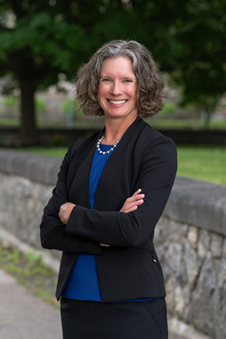 Headshot of Lisa Vollendorf