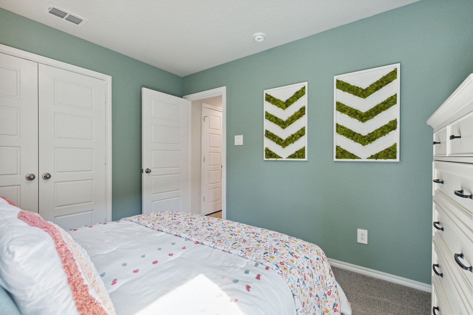 BAK - Model - 1806 Apache Circle - E1861 - Lincoln - Third Bedroom - 02