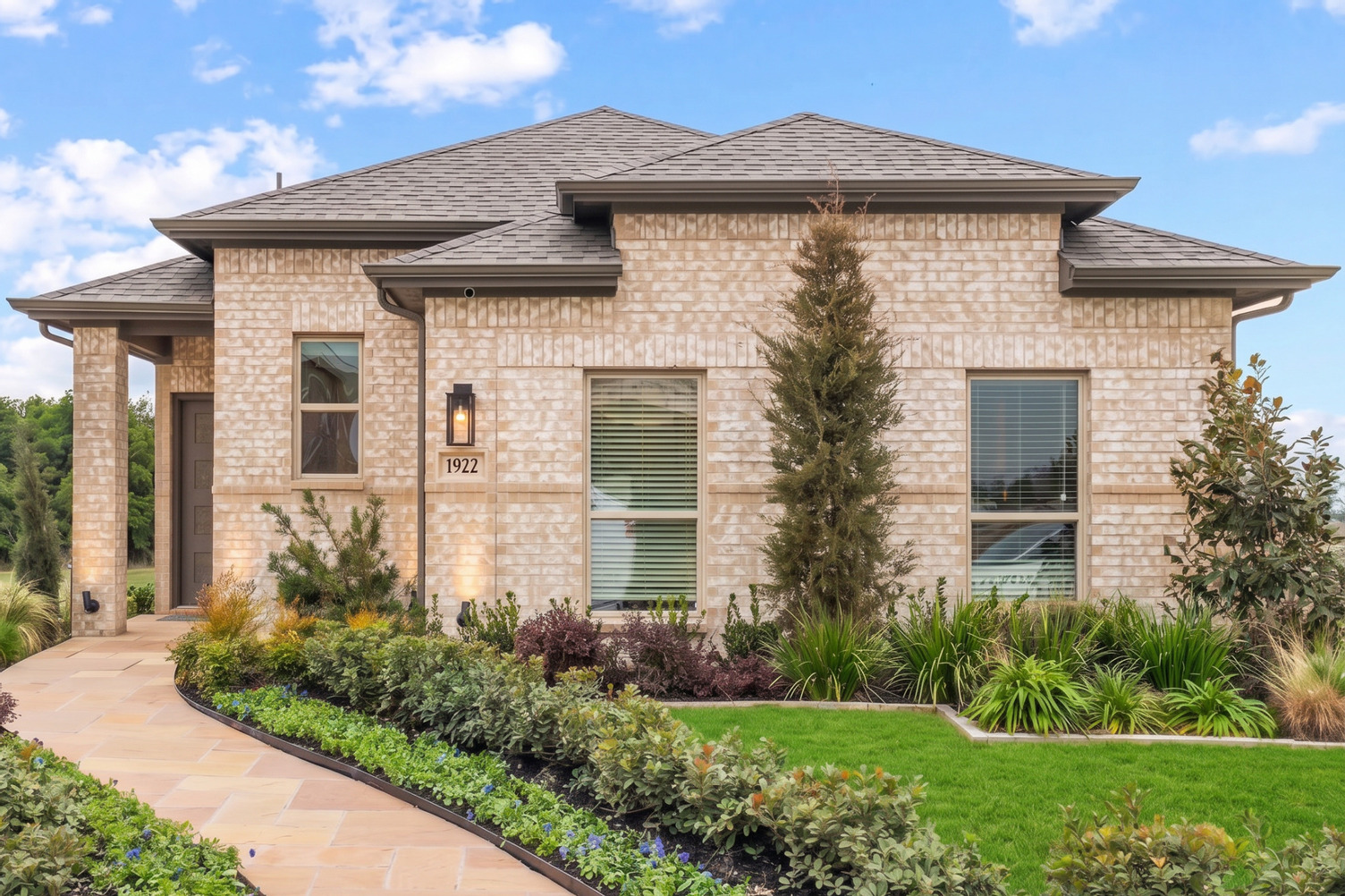Cottonwood - Exterior