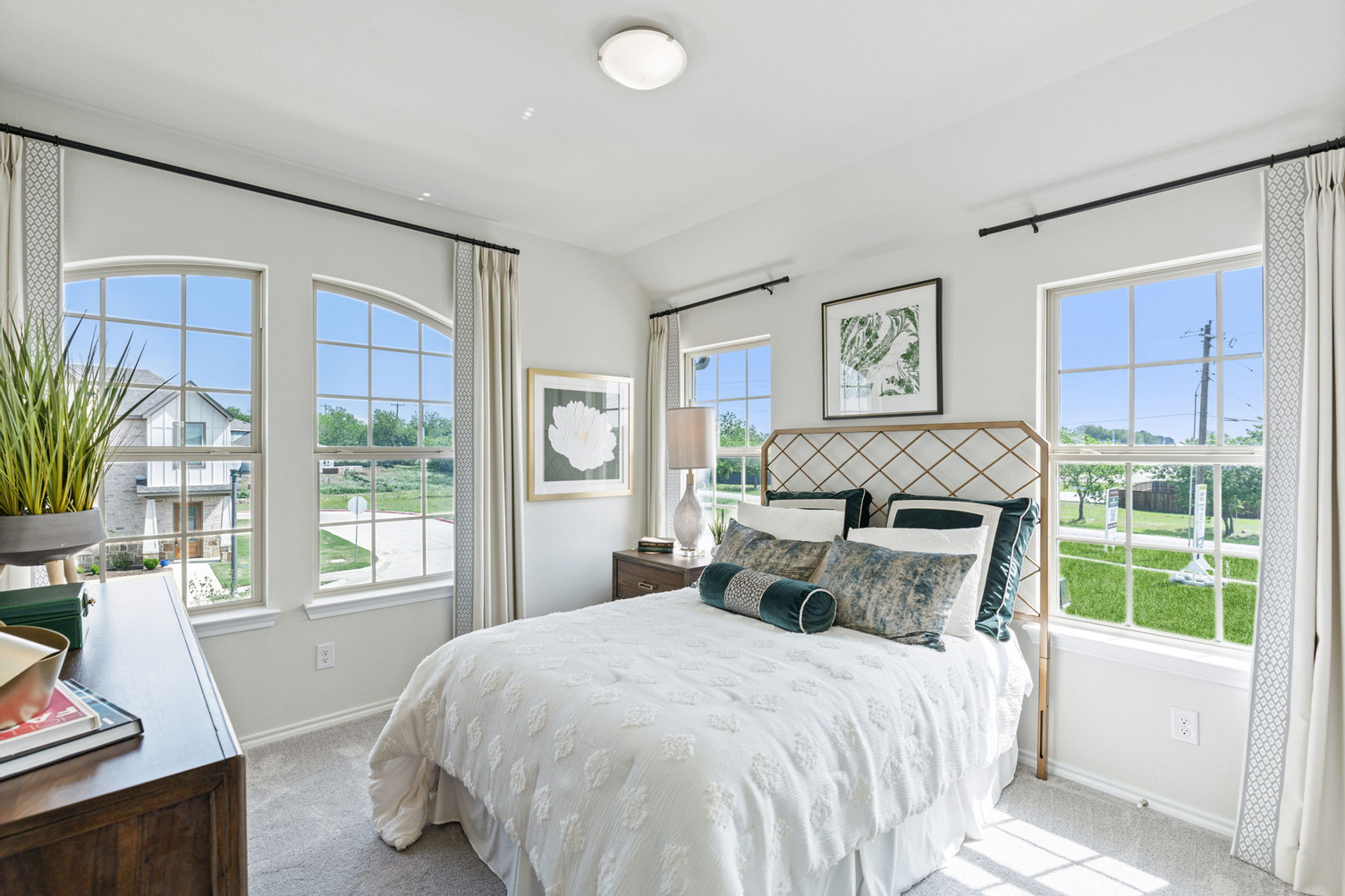 Livingston - Secondary Bedroom
