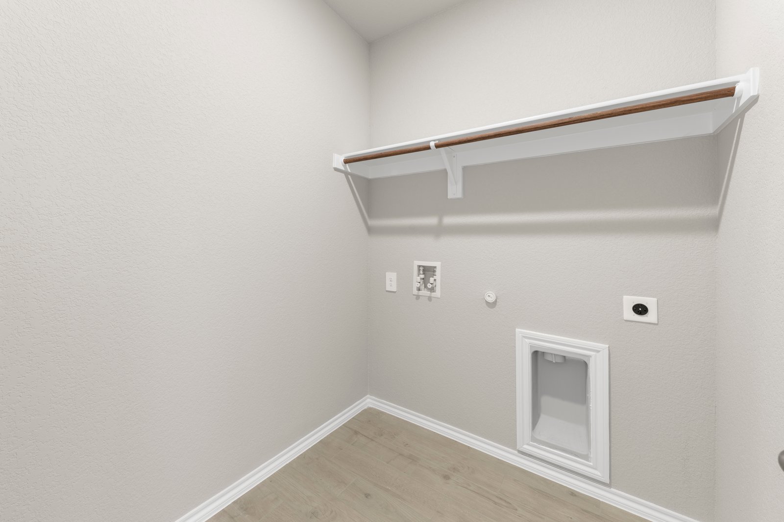 8224 Kingfisher Road - Utility Room