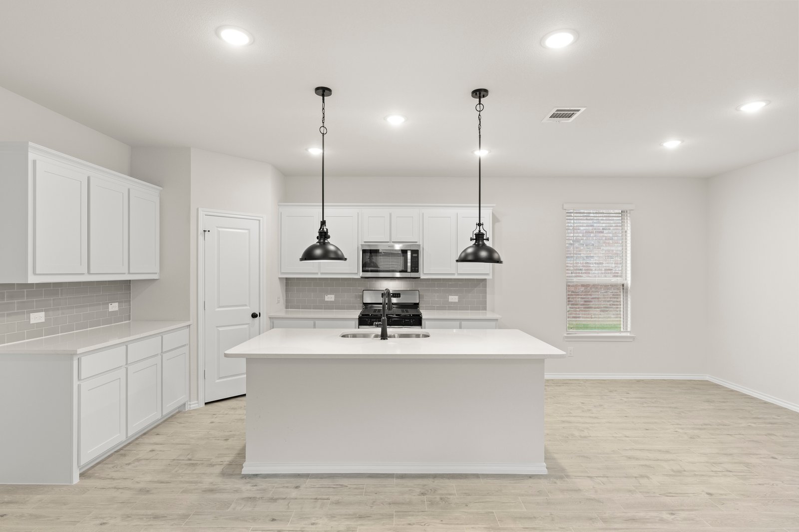 Maple at 2517 McNally Drive, Mesquite, Texas: photo 3