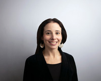Mindy Schmutter smiling