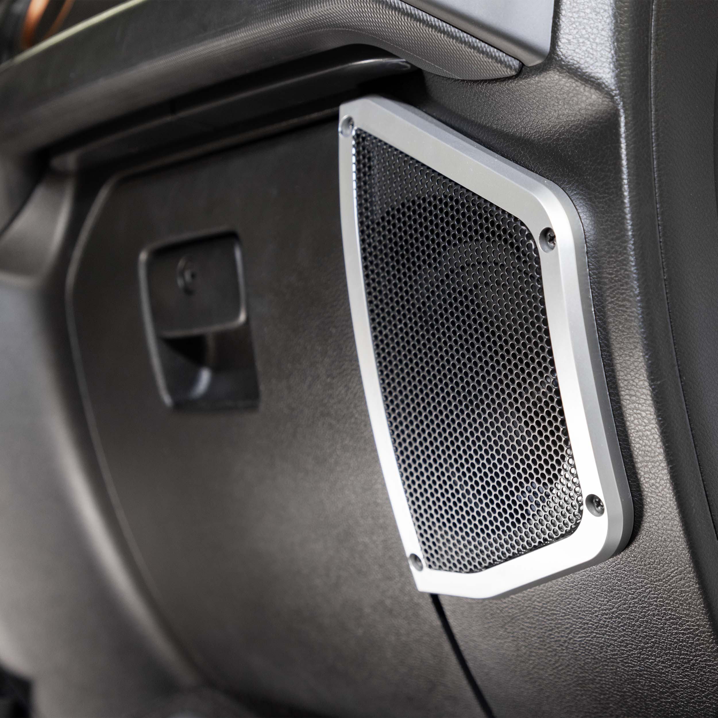 AUDIO KIT – FITS SELECT JEEP® JL 2024-UP (NON-AMPLIFIED)